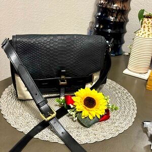 Two tone Vince Camuto … Black and light cream